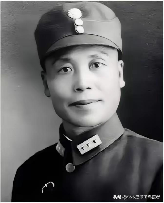 1938，台儿庄决战前夜，师长池峰城清点全师家底：七千七百名将士，全师仅配十五支