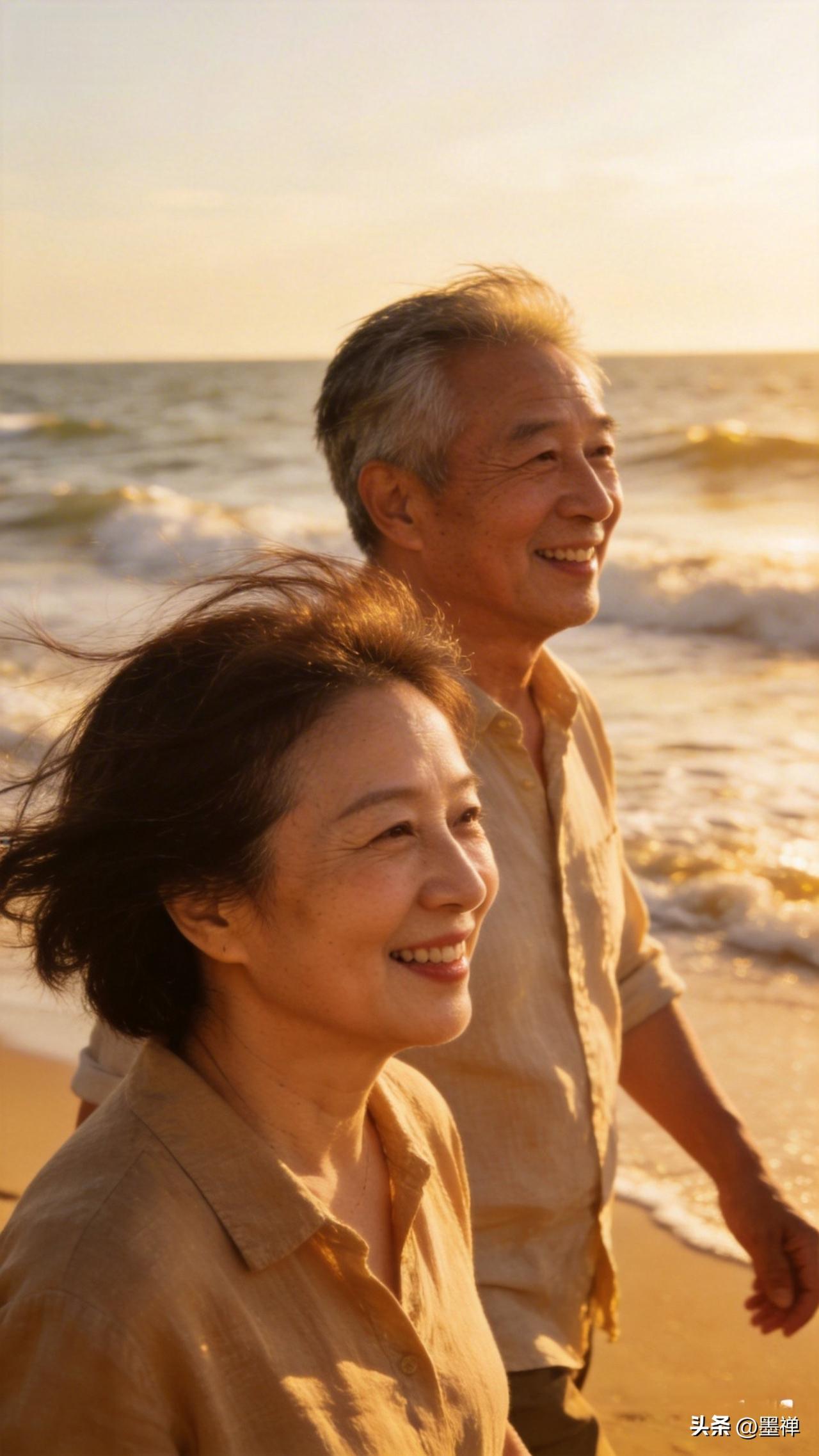 年轻时拼命向外追寻，想找到那个最爱自己的人。
后来才发现，答案其实一直都在原点。