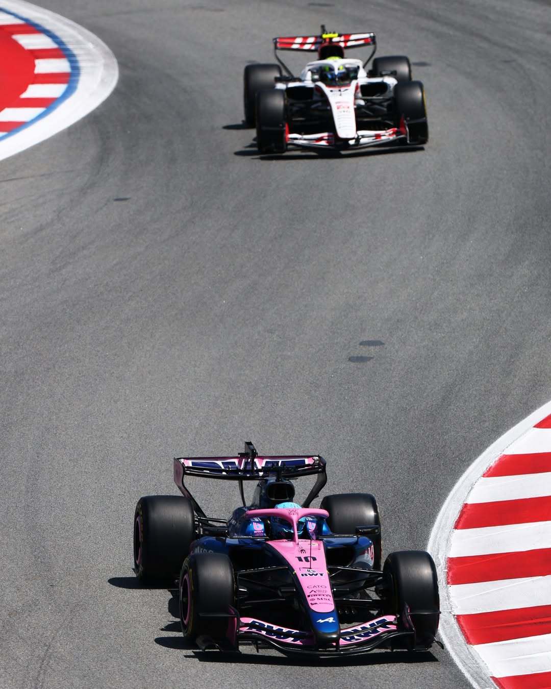 根据意大利Motorsport消息，梅奔已查明其电池相关故障的根源全新电池正在研