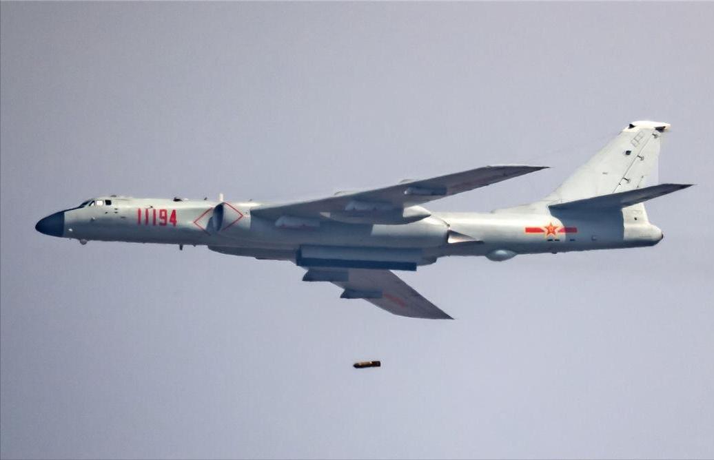 轰-6还在不断升级，但轰-20依然是绕不开的那块拼图。

近期官方集中展示了轰-