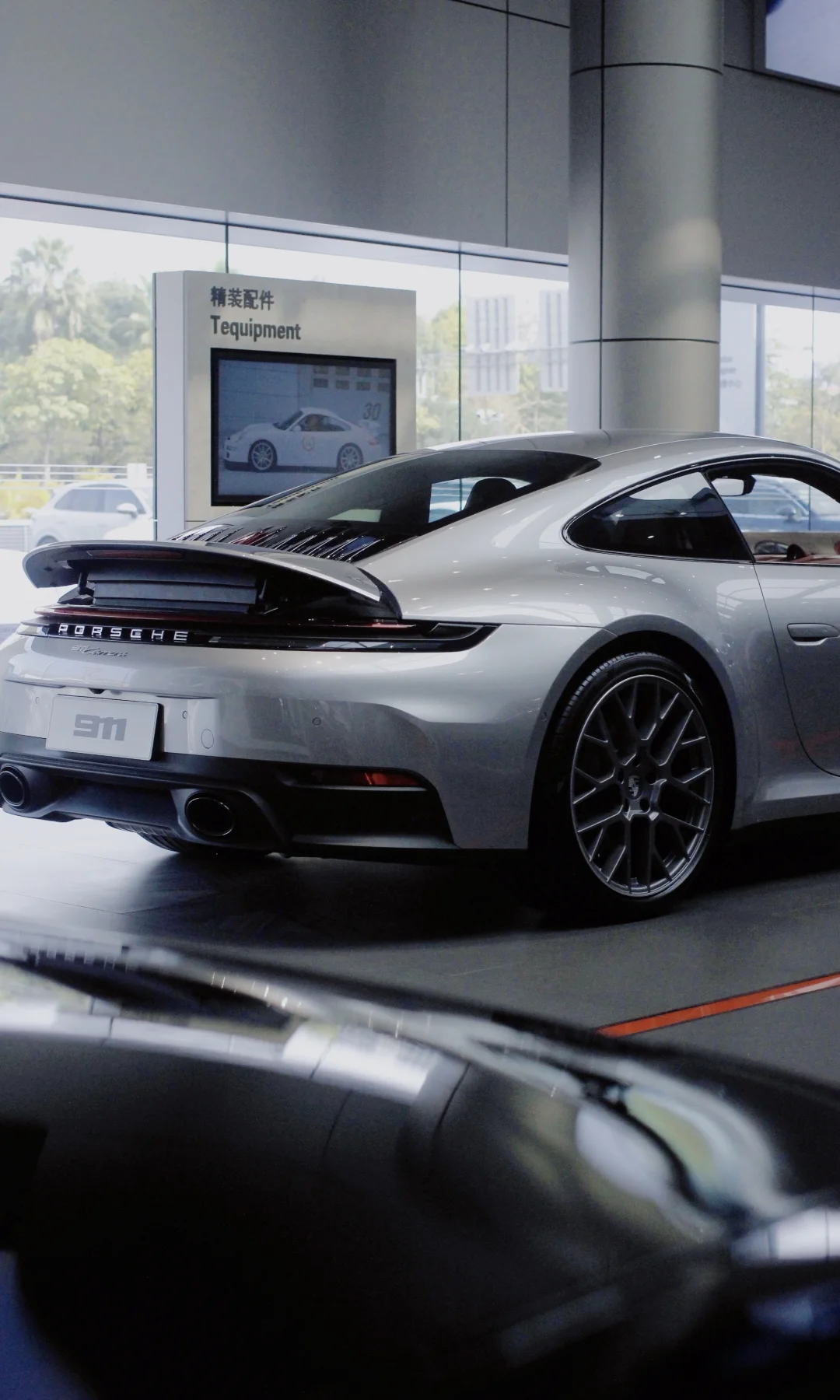 PORSCHE ｜ 911 GT银 在阴天有些冷淡