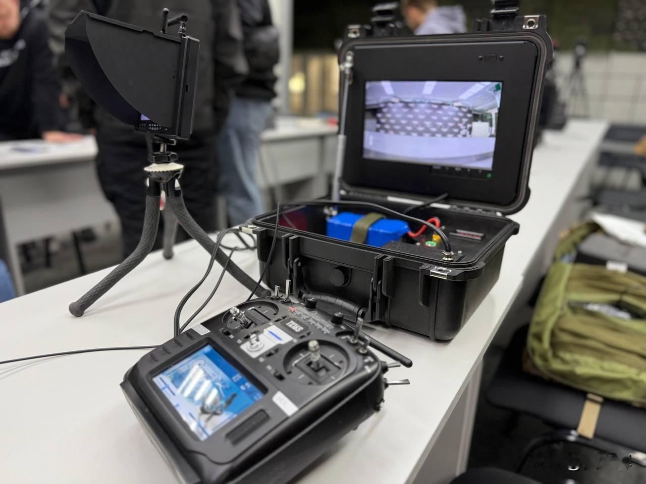 乌军将配备通用型光纤无人机地面控制站，以结束目前无统一标准的局面

4月20日，