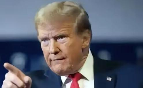 特朗普又整活了，这次直接把窗户纸捅破了。他说，台湾那个地方需要我们罩着，但他们没