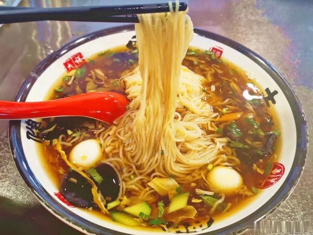 烟台食谱里藏着长高秘籍 在“吃鲜”这件事上，烟台有太多种打开方式了！蓬莱小面、福