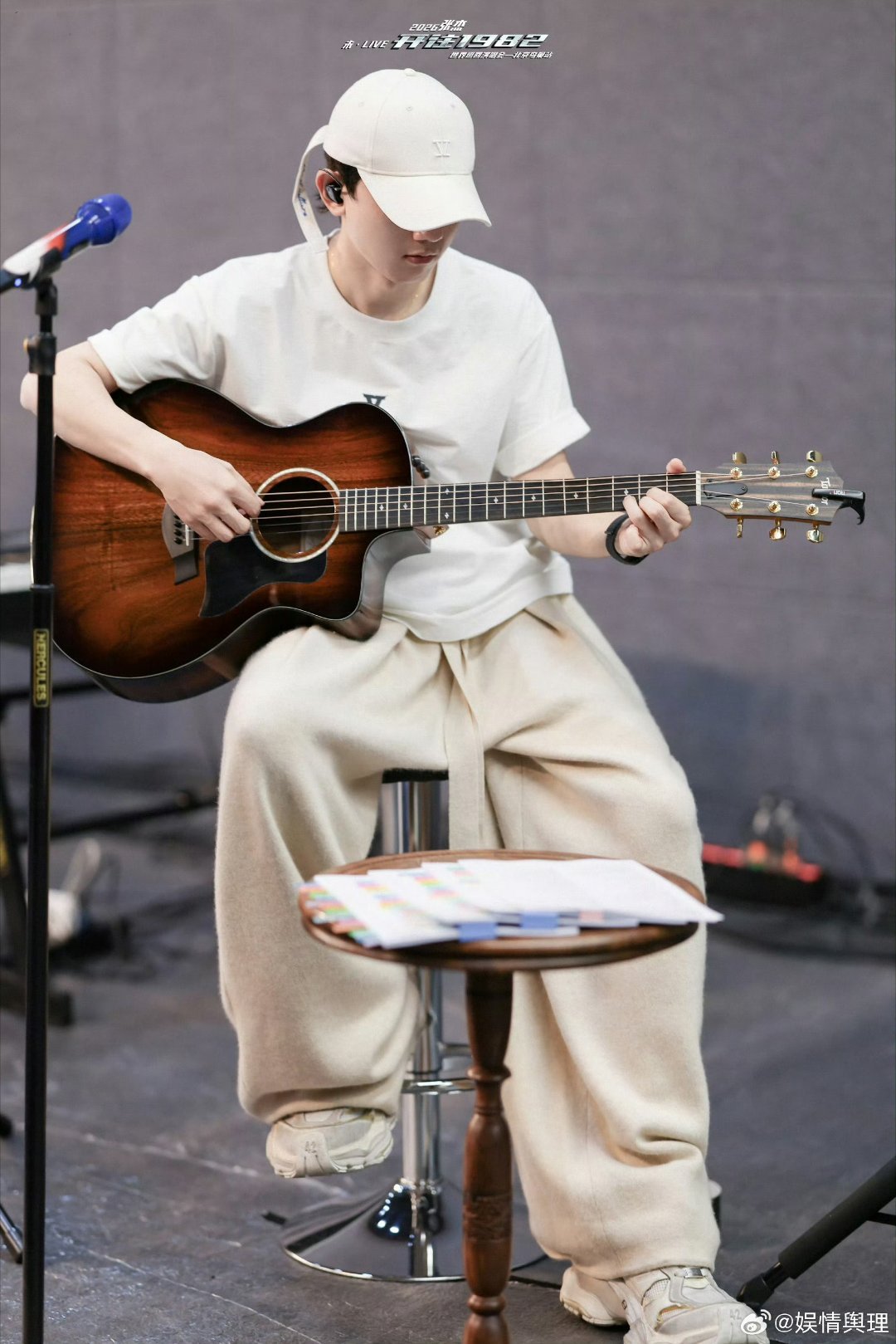 张杰鸟巢演唱会玩不过来了北京化身张杰痛城，感觉到处都是张杰周边，根本玩不过来，好