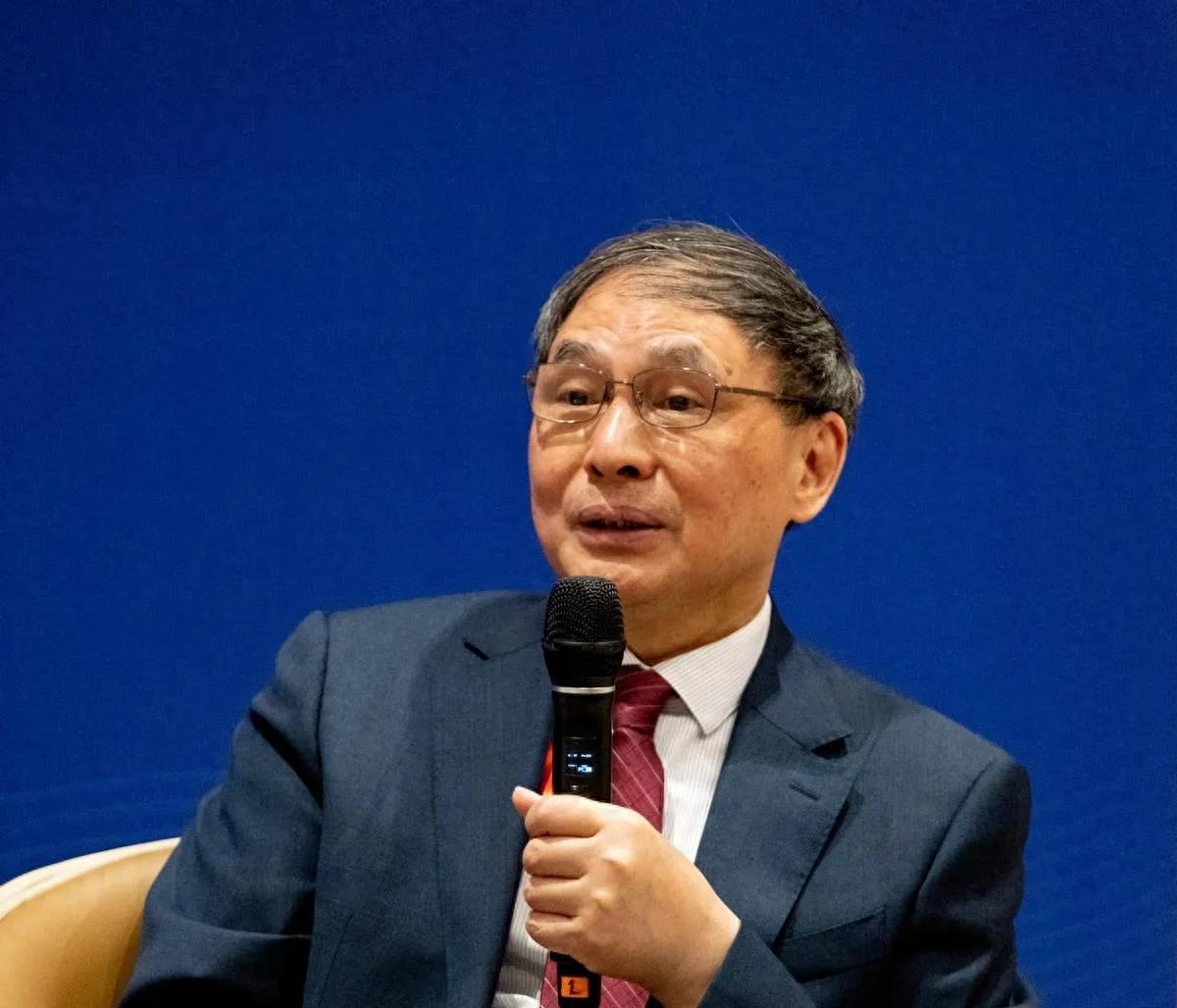 郑永年直言：盲目唱衰美国不是爱国，是十足的害国主义
 
网络上很多传播郑永年在《