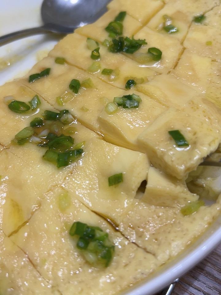 今天早餐吃鸡蛋羹，鲜嫩爽滑，像嫩豆腐一样，太好吃了，营养丰富！