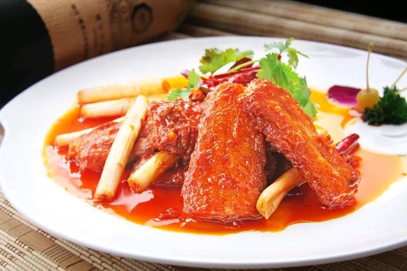 一位网友说：
2006年去白洋淀旅游时，在饭店点了一盘红烧带鱼，说好了28元，