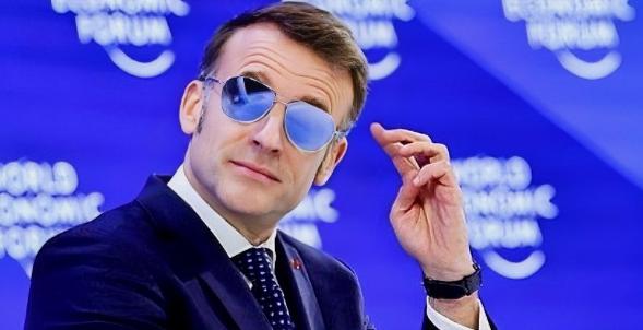 互看不顺眼，法国总统马克龙直接离开达沃斯返回巴黎，没有同意与特朗普会面。

马克