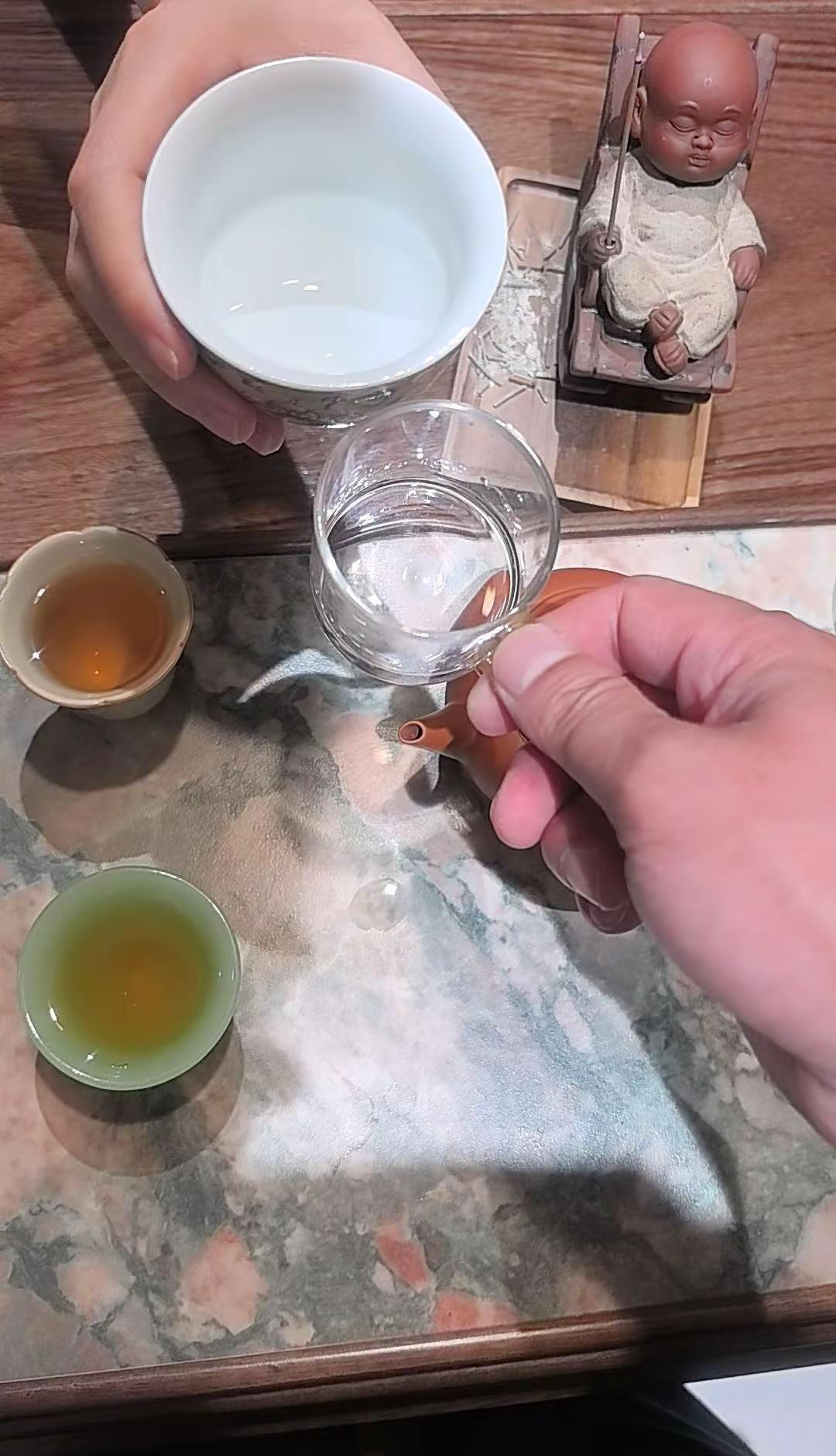 眼前酒，当下人，和