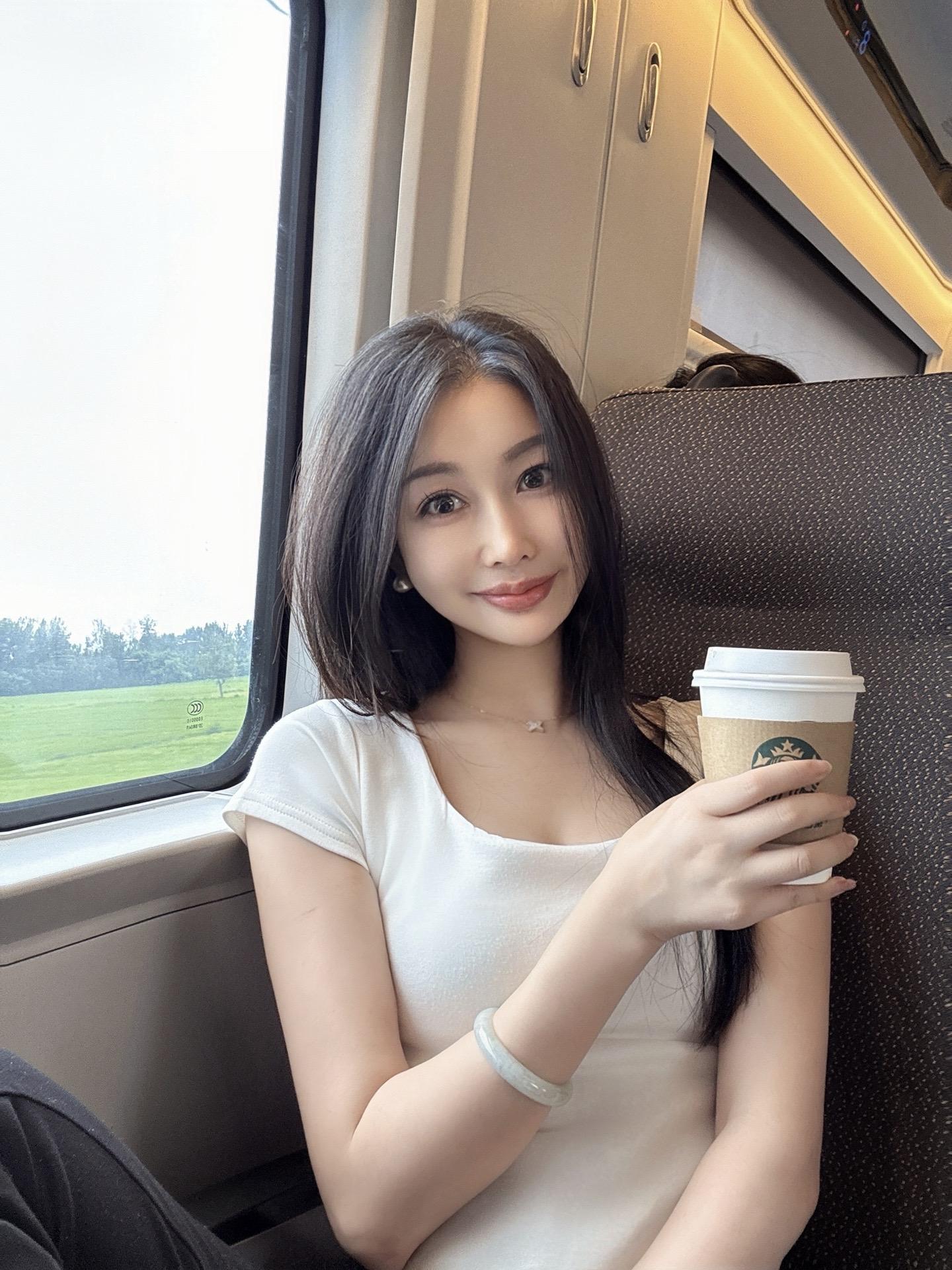 你有思想.你漂亮.你独立.你会赚钱.这样的你  自由和快乐该都属于你。...