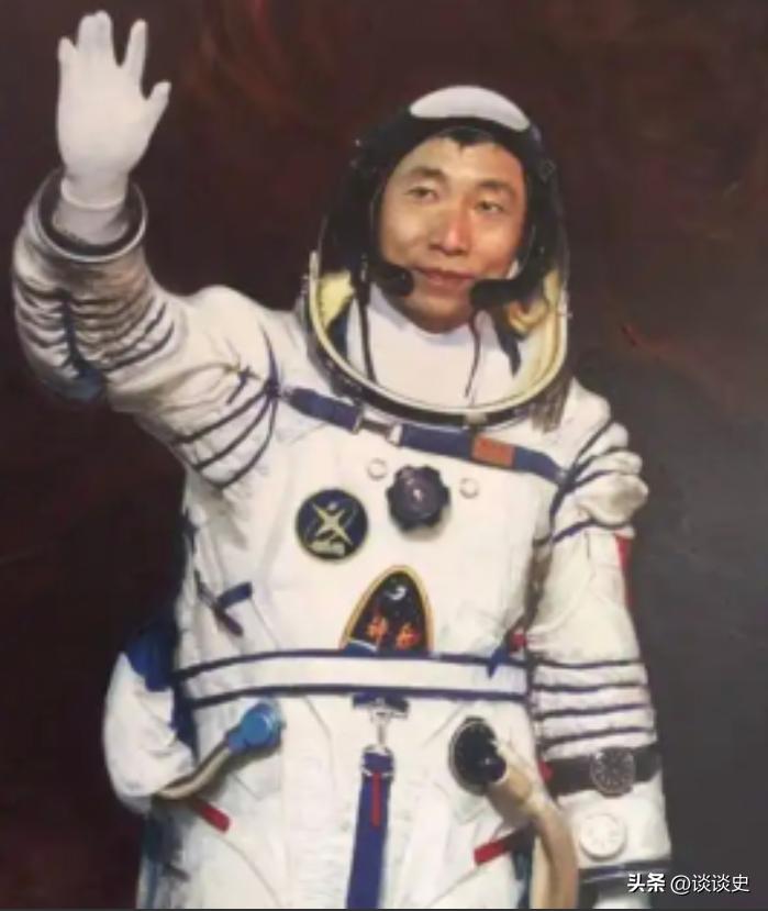 杨利伟为什么后来再也没有登天？其实，他能够活着回到地球就已经是万幸，在他攀登太空