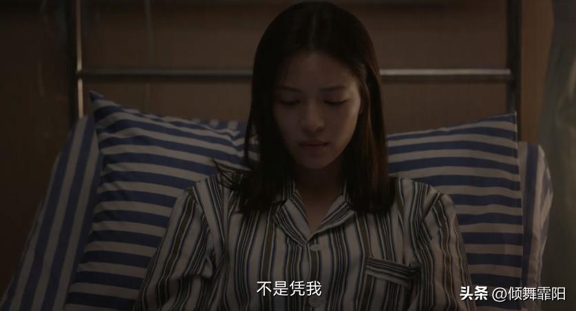 先前，听谢娜提起：生双胞胎后，她胳膊没劲儿，无法同时抱起2个女儿，为了达成心愿，