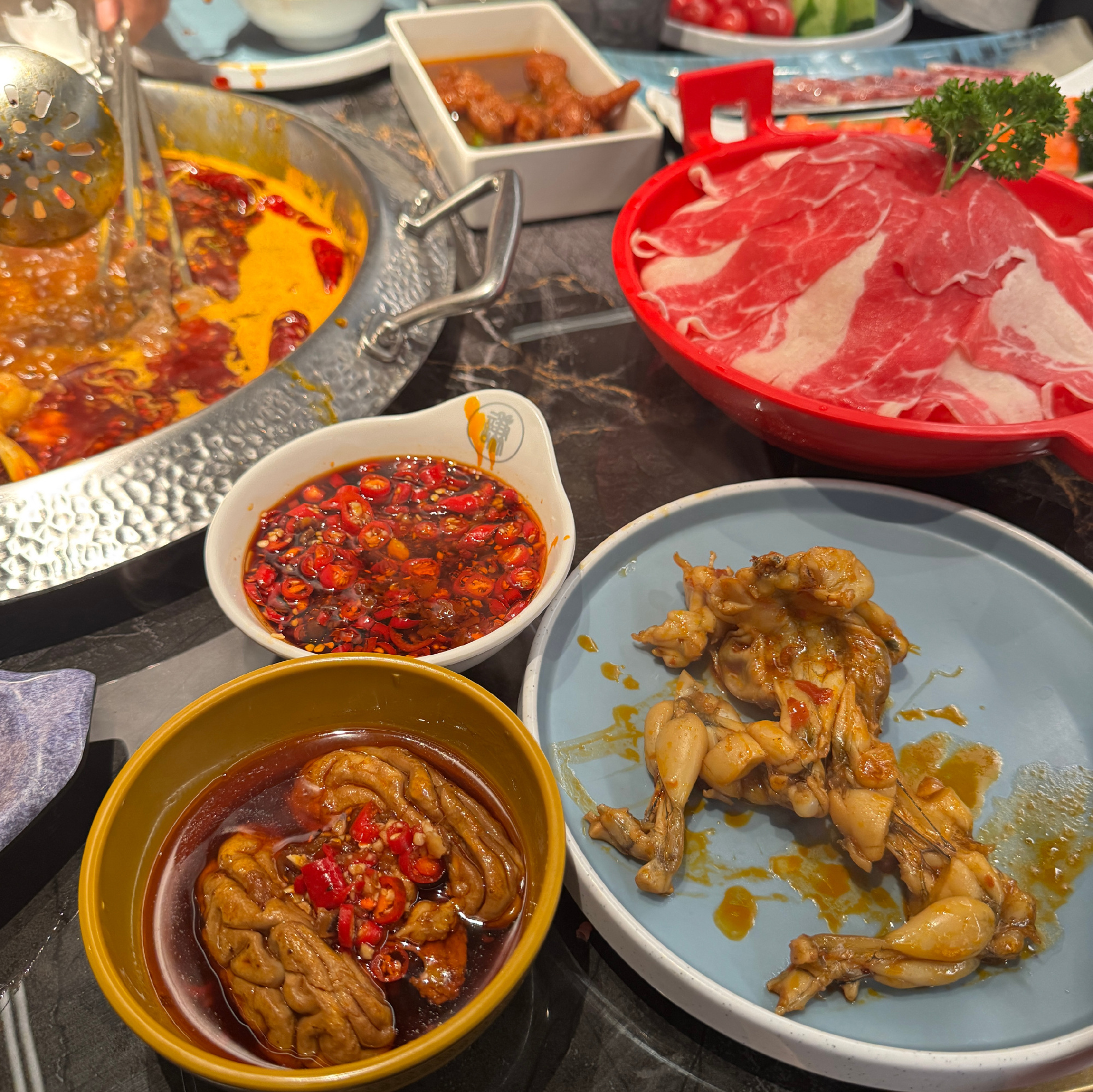 上上谦仅剩上海1家门店没吃过，但是这个和粉丝效应关系不大吧！我看用户返图都挺好看