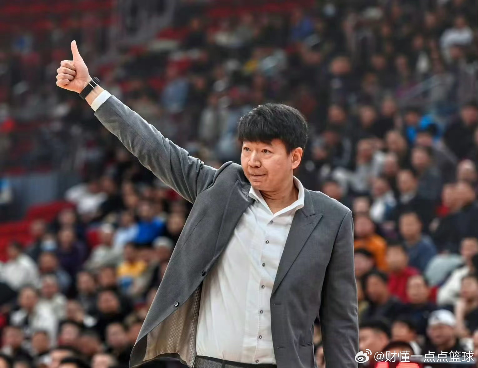 今晚19:35，CBA第一阶段补赛上演关键对决，广州龙狮主场迎战山东高速。这场比