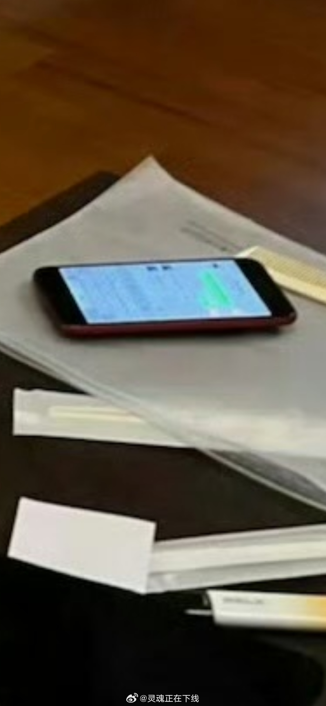 酒店里的有钱人也还在用home键iPhone！ 