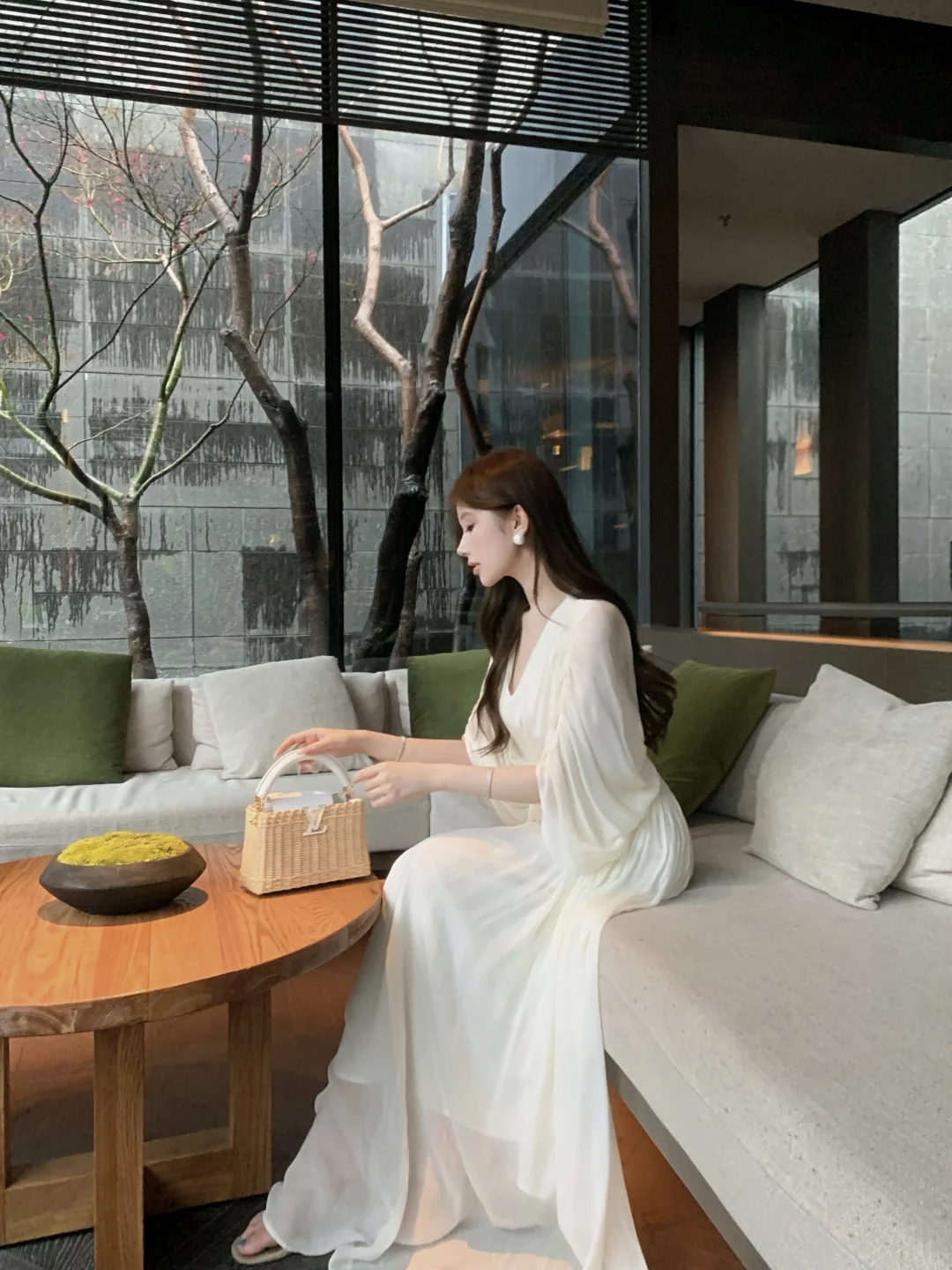 她身上有种淡淡的疏离感