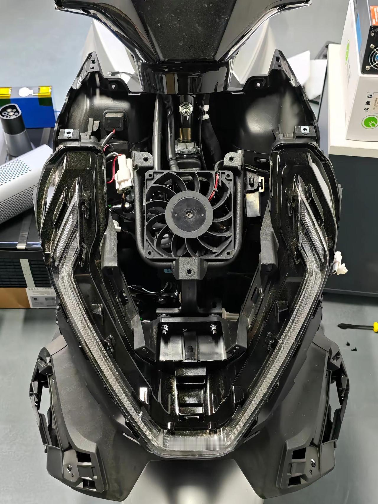 AE6电摩系列内置液冷散热系统设计方案。骇盾FDC-308水冷/福芯汇能铝合金散