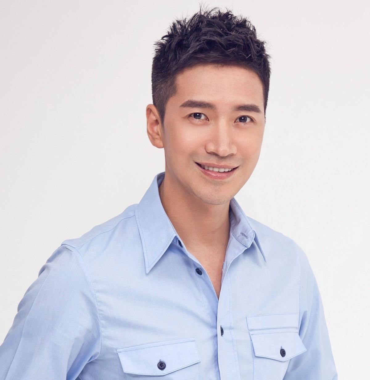 何晟铭和于正闹掰的原因太现实了！
娱乐圈里因为钱和选择闹掰的故事不少，可何晟铭和