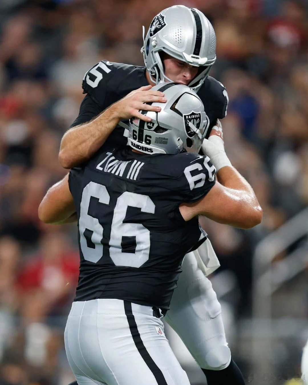 费尔南多・门多萨正式完成突袭者队首秀👏运动画报SI NFL nfl新赛季真有戏