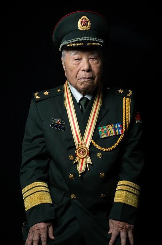请您为伟大的科学家停留1秒钟，核司令，一生为国铸盾！
致敬程开甲院士，国之脊梁！