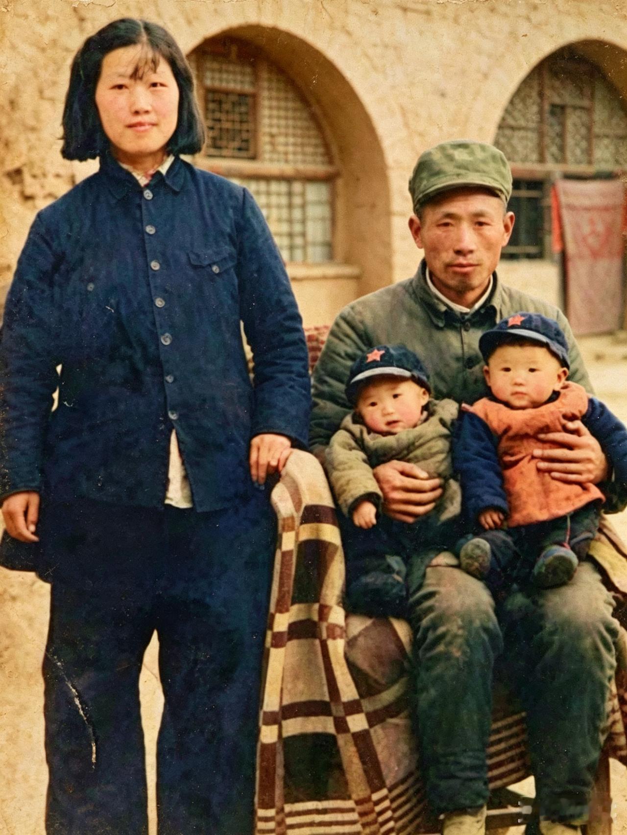 珍贵，持别珍贵！
1944年金秋10月，
延安中央医院传出喜讯一一
359旅特务
