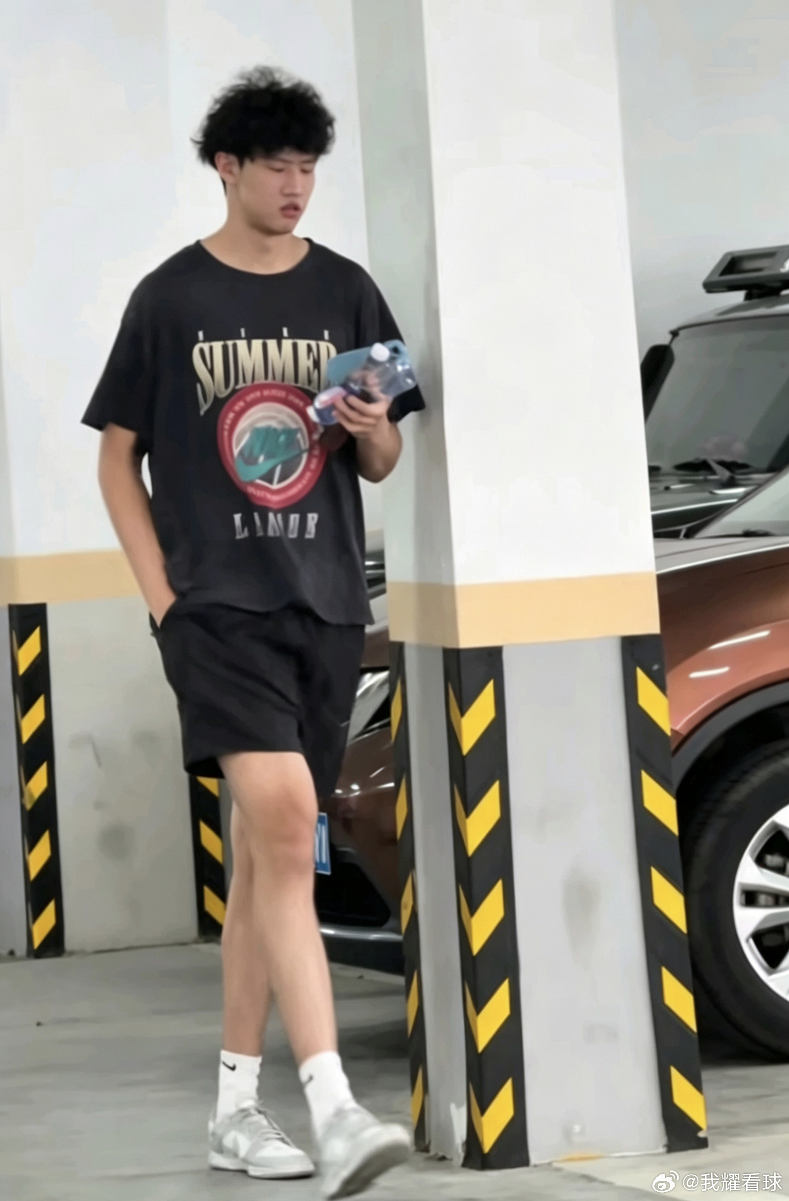 结束两个月赴美特训，广东队锋线黄明依已经回国，小黄今年夏天合同即将到期，期待与球