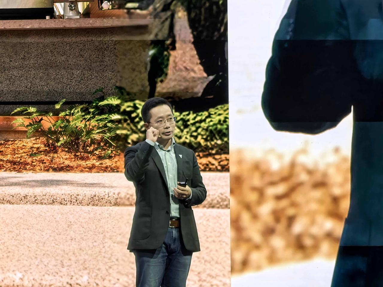 截止5月21日，深蓝S09大定17000台，其中邓承浩卖了7台，哈哈。