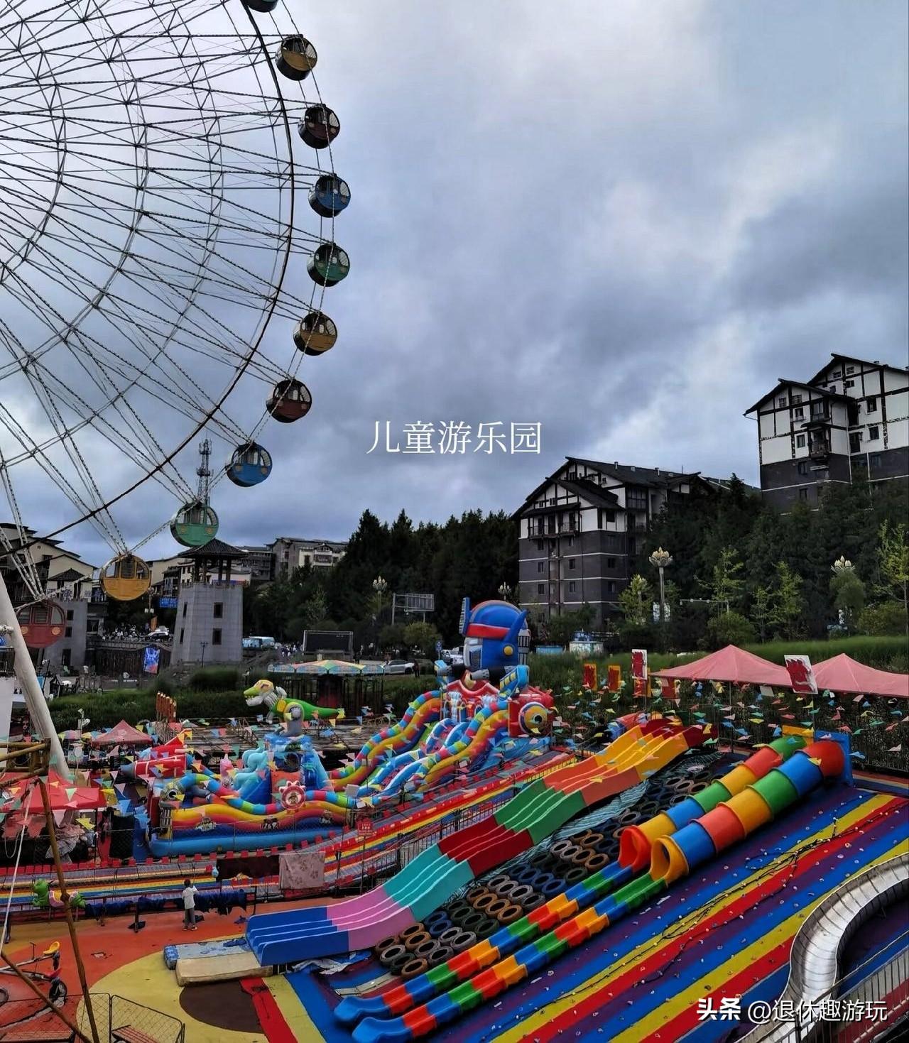 避暑胜地 公园多 设施齐 配套好

火炉重庆的避暑胜地
黄水有六个公园
分布合理