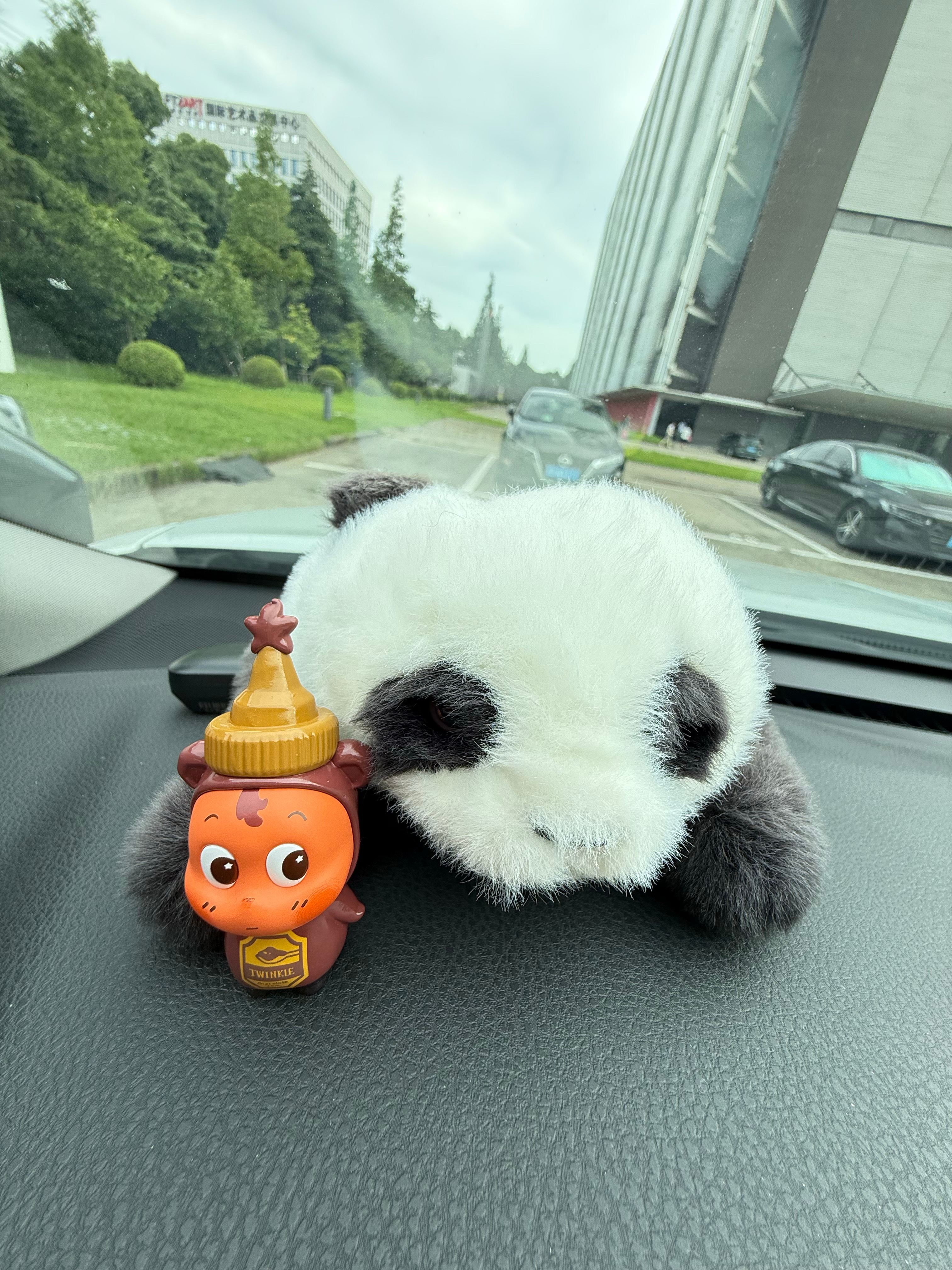 周二的云和周一的没什么两样所以是继续摆烂还是努力搬砖