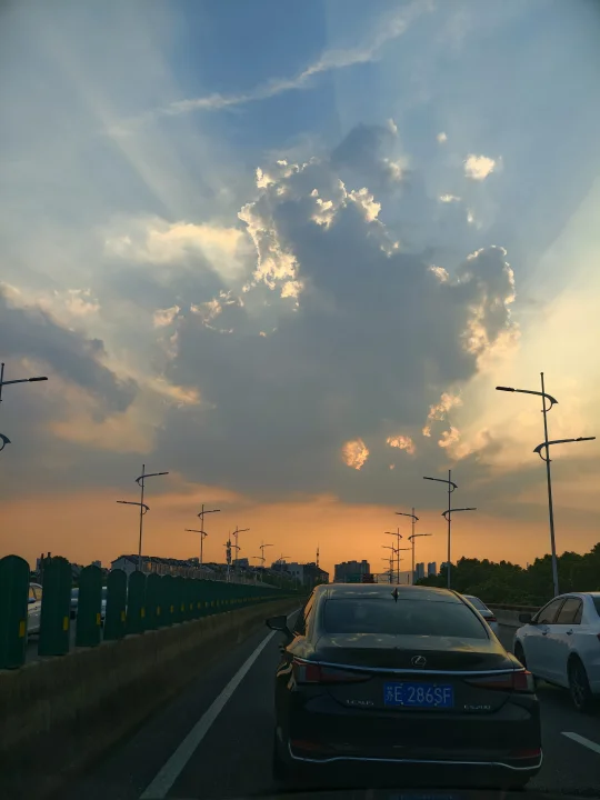 怪不得小说里浪漫的时刻总在傍晚……