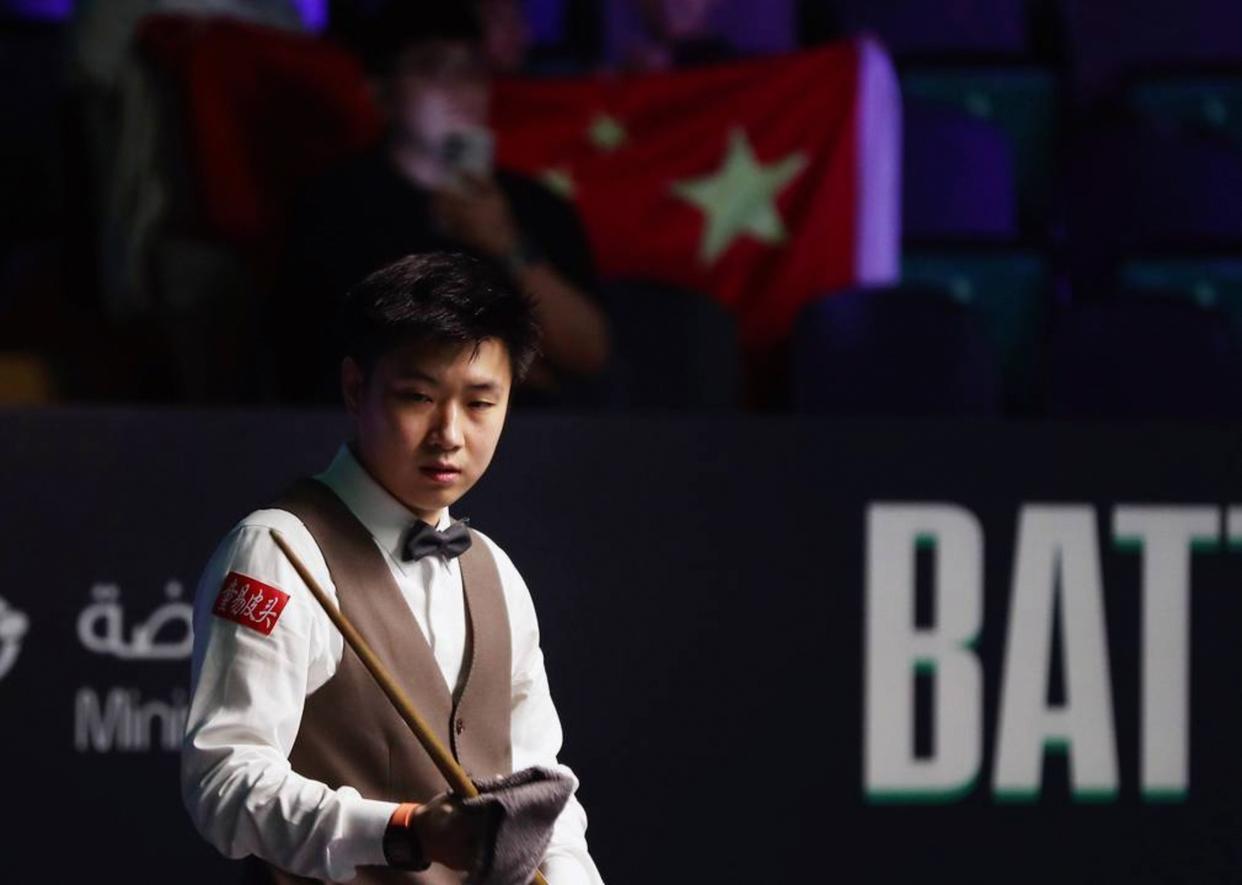 北京时间4月5日，世界斯诺克巡回锦标赛半决赛结束争夺，比赛可谓一边倒，赵心童以极