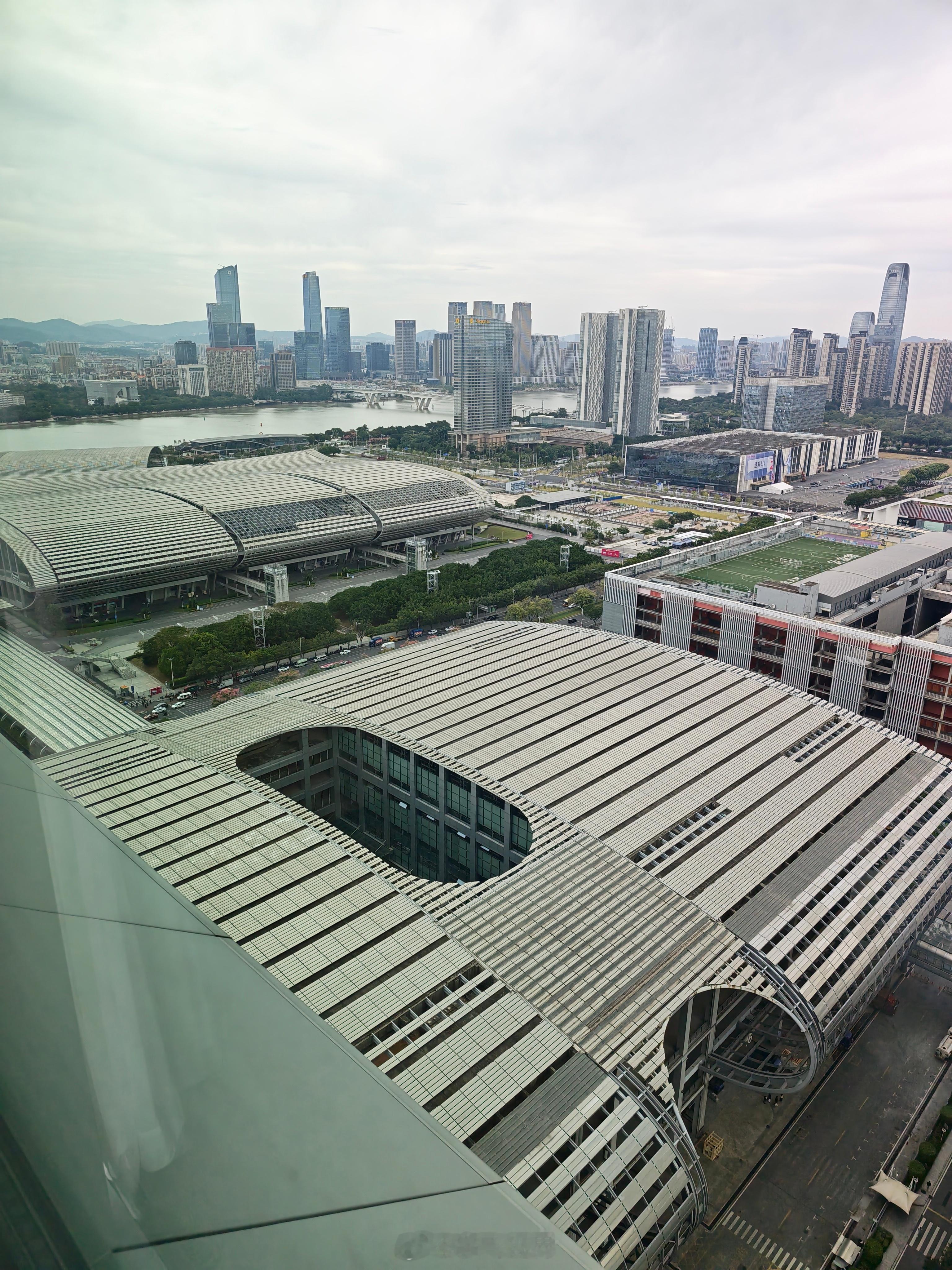 第二十三届广州国际汽车展览会，我提前到了，今年可以不慌不忙，因为当天不用急着赶飞