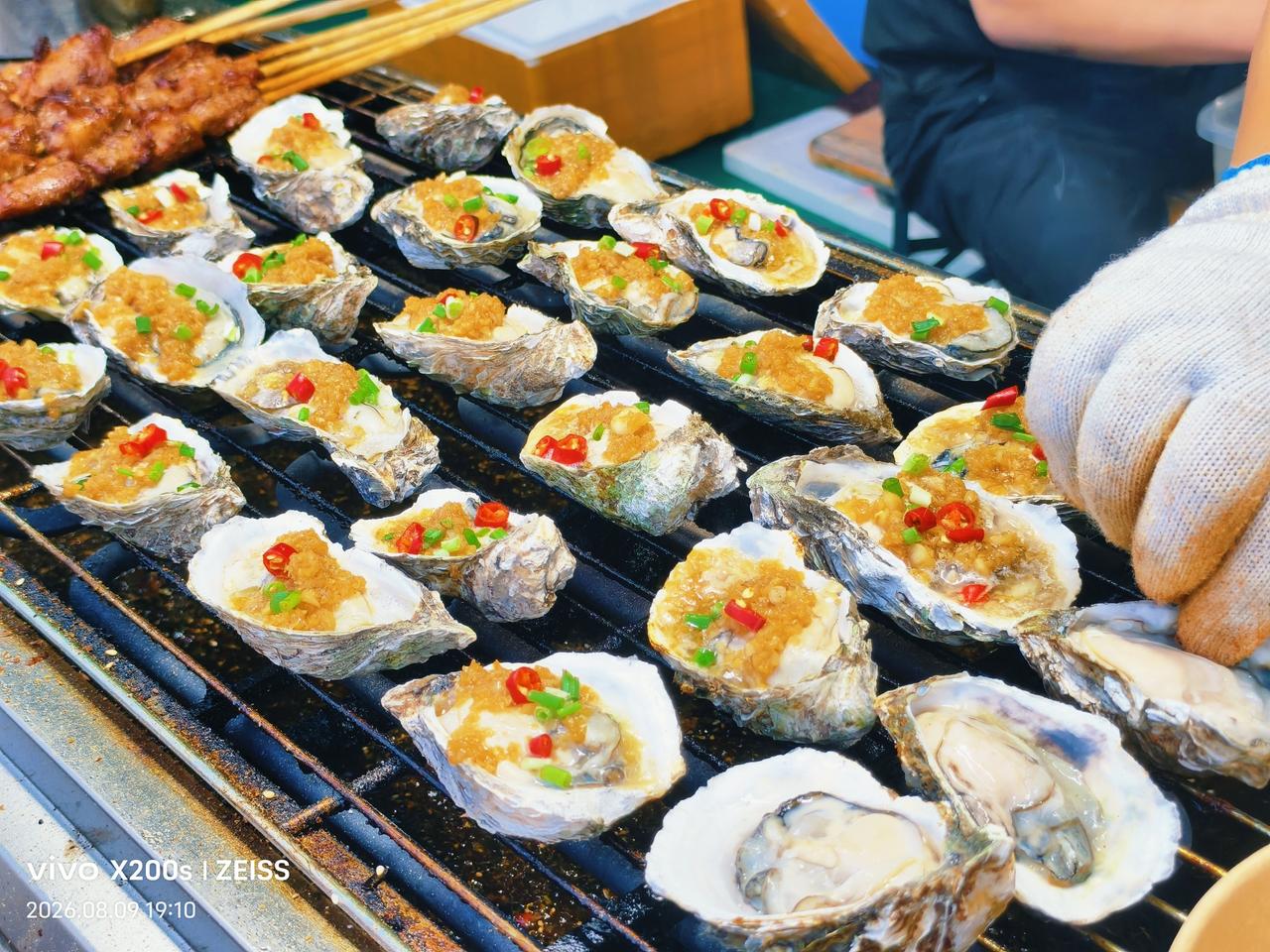 不能顾嘴不顾身
         昨晚去随州市齐星酒店广场，欣赏《随州市第六届青