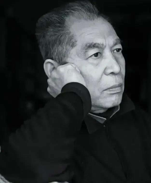 梁晓声曾说：“当有一天，生你养你的两个人都走了，这世间就再也没有任何人，真心实意