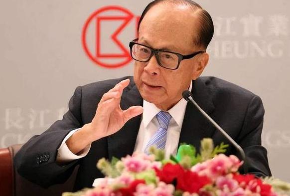 巴拿马港口归零，千亿紧急套现：97岁李嘉诚，给所有人上了一课
李嘉诚这回不是在做