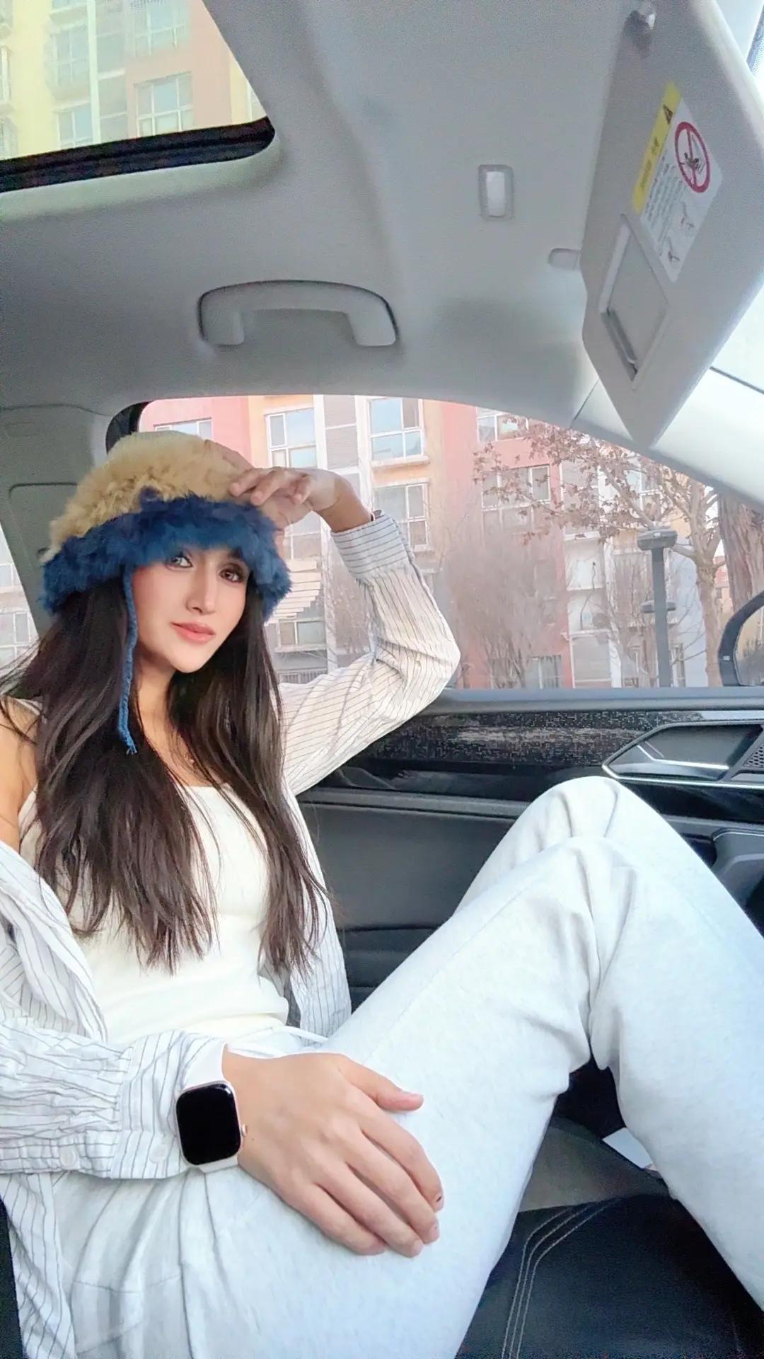 拜托 假装着迷一下吧！