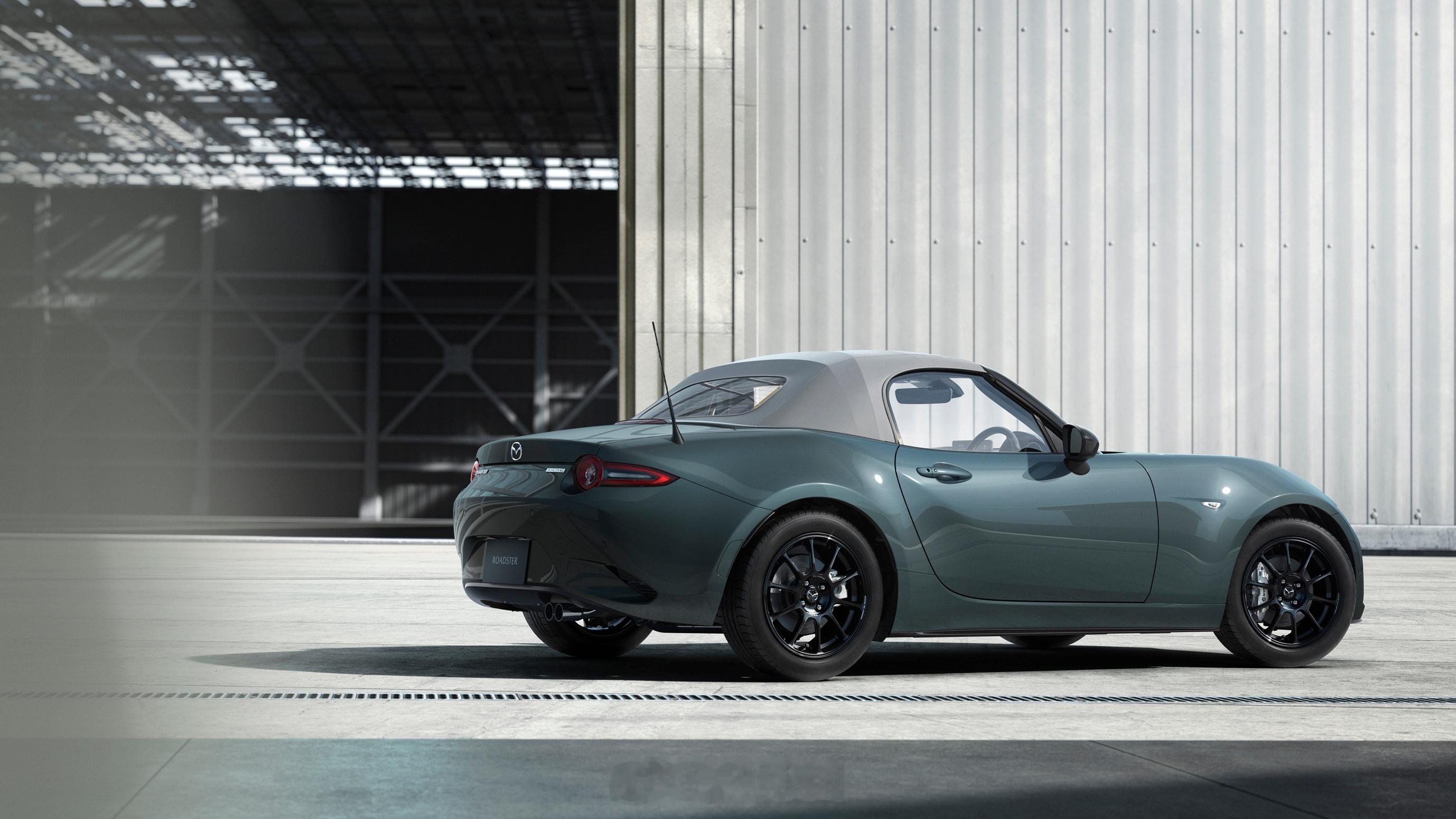 马自达MX-5新增颜色 马自达MX-5新增颜色，官方称之为“Zinc Green