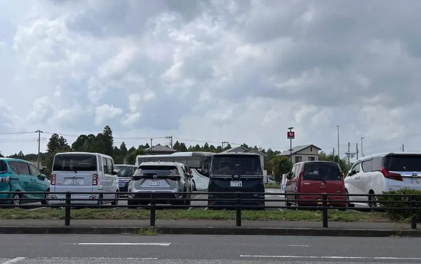 去过日本，你会发现，日本越来越多的人奉行极简生活，夸张到令人难以想象。他们在穿着