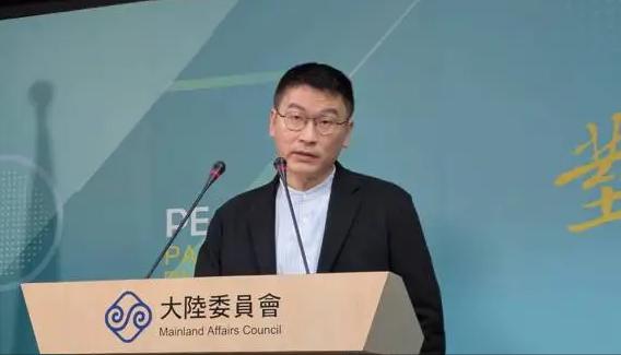 台媒报道，一群台湾年轻人成立 “台湾革命共产党”，宣称要 “推翻中华民国的统治阶