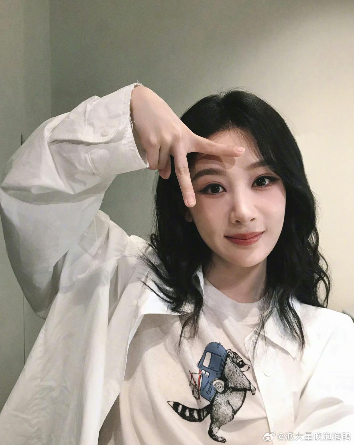 杨紫的大女主剧其实真没几部，算下来也就是《要久久爱》《承欢记》《生命树》这三部，