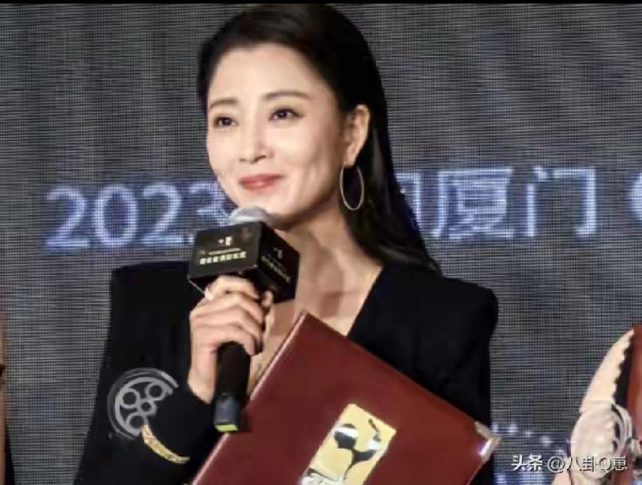 不靠豪门！45岁殷桃活成女演员天花板，身家丰厚状态如少女
 
    当很多女星