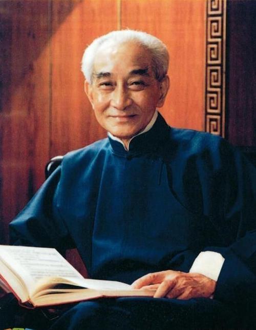 用哪几个字能概括掉一生修行？

渊回认为善护念这三个字可以概括一生修行。

南怀