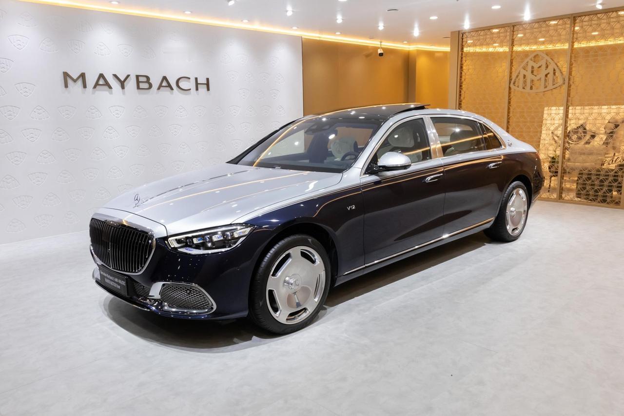 260万的二手迈巴赫S680值得入手吗？
前天，我帮辽宁沈阳的一位兄弟看了一辆堪