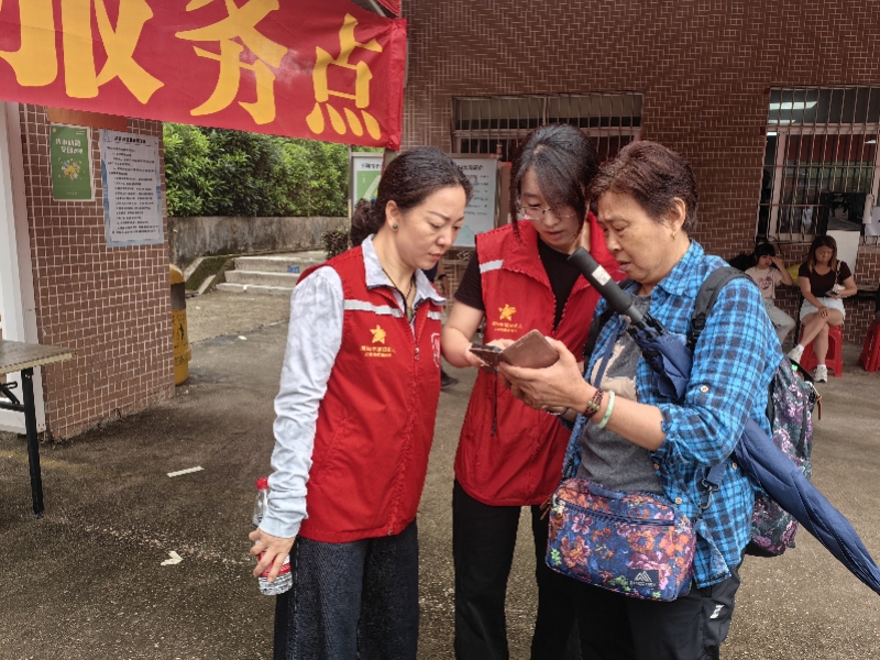 龙岗各祭扫场所圆满实现平安清明目标