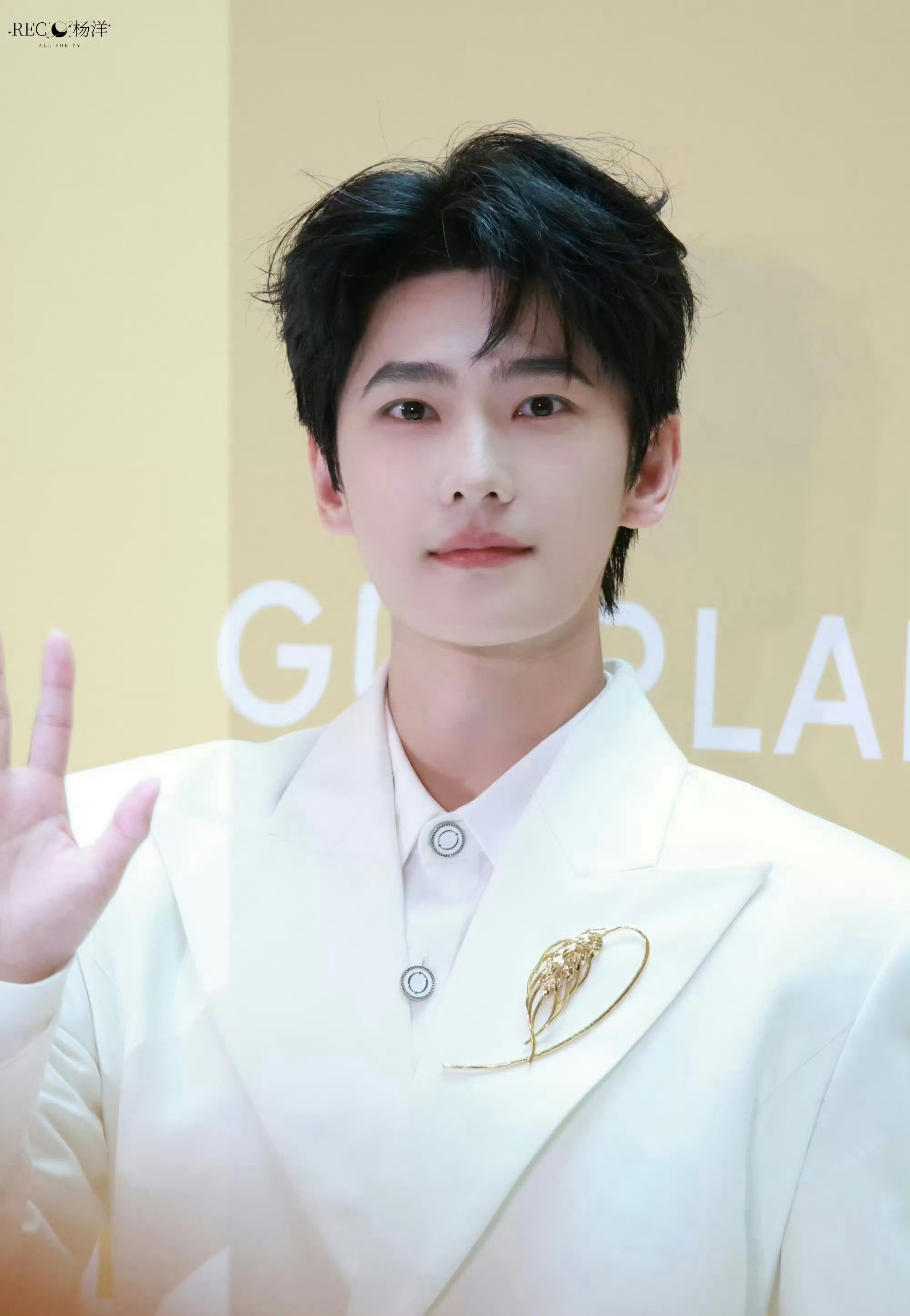 拿着爱的号码牌能等到杨洋来和我结芬嘛💍🥺杨洋是来和我结婚的吧