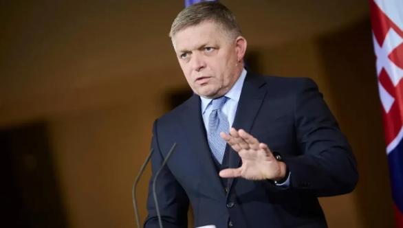 斯洛伐克总理菲佐准备再次前往莫斯科参加胜利日庆祝活动，他认为政治家不应害怕做出非