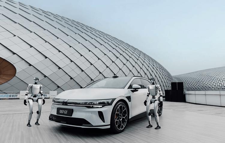 极氪品牌近日揭晓了其全新车型007GT的内饰设计，这款基于极氪007打造的猎装车