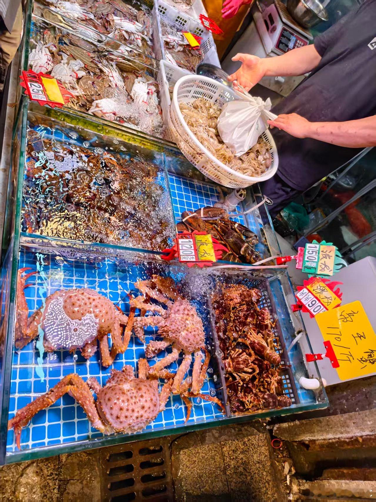 青岛开海了，坐火车吃一顿回来，还能赶上攀岩去。 ​​​