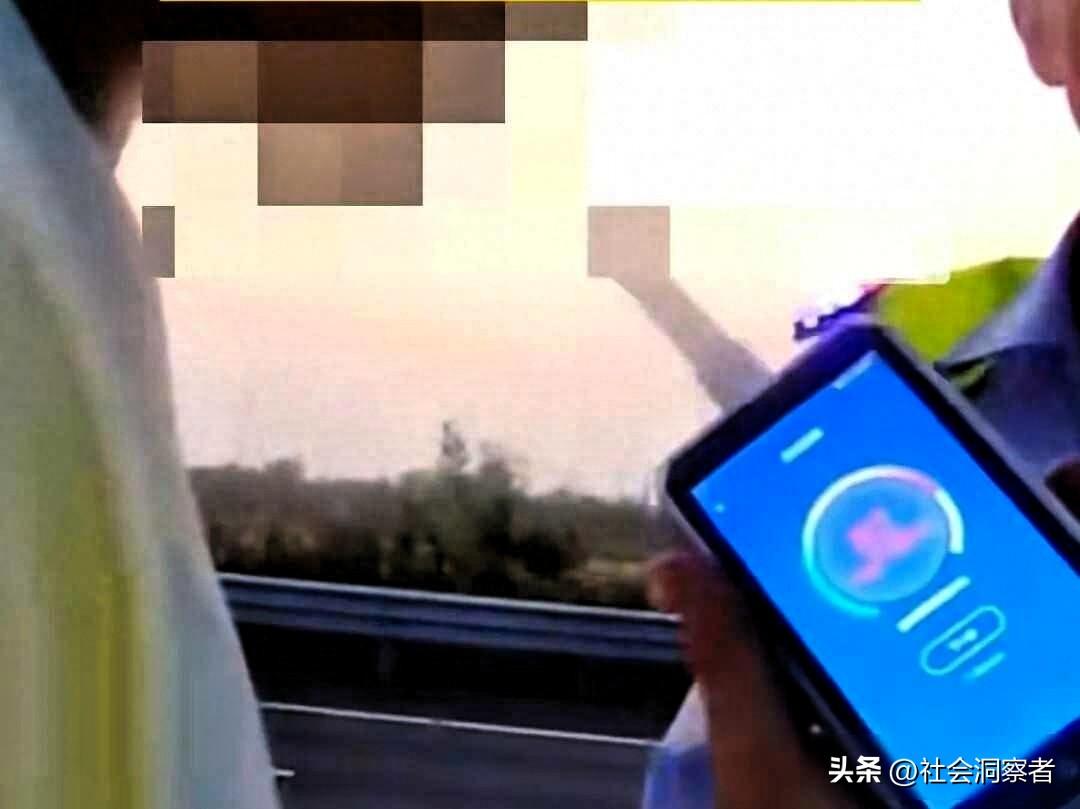 醉驾男子高速酣睡，智能辅助驾驶竟成夺命开关，连环追尾谁之过？

真的太离谱了！醉